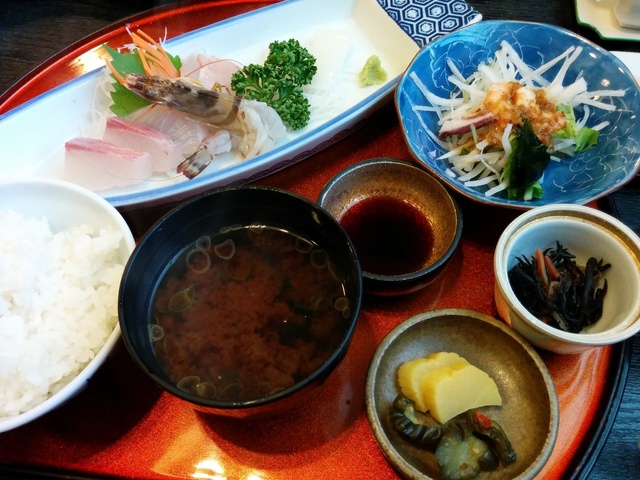 日間賀島ランチ