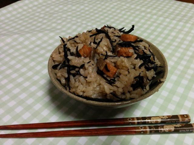 鮭ひじきご飯