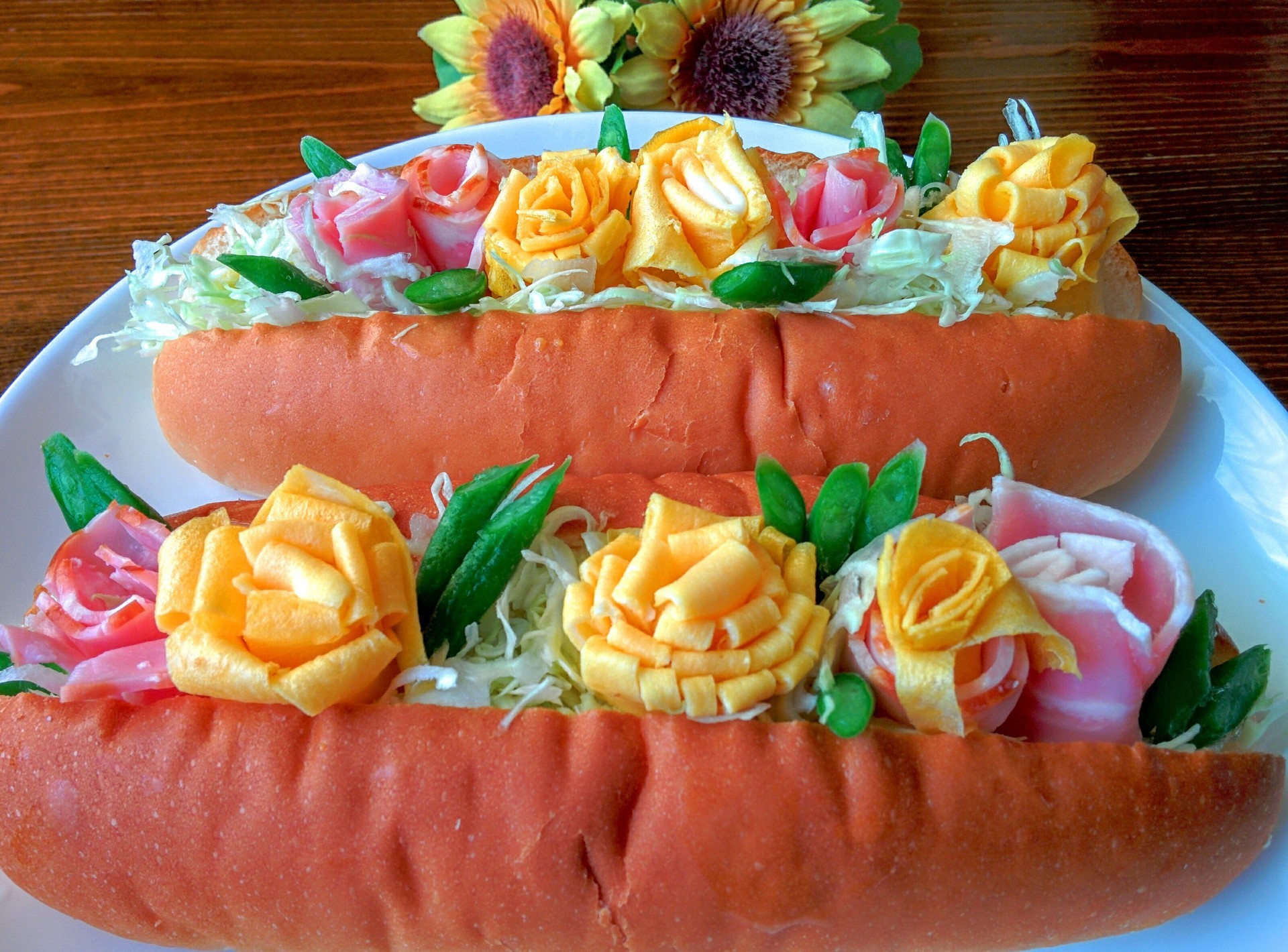 ベーコンエッグサンド かわいいお花のサンドイッチ Himawari